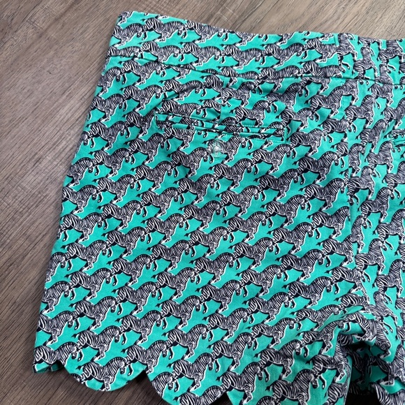 Crown & Ivy Teal Zebra Print High Shorts - Size 2 - Picture 12 of 13